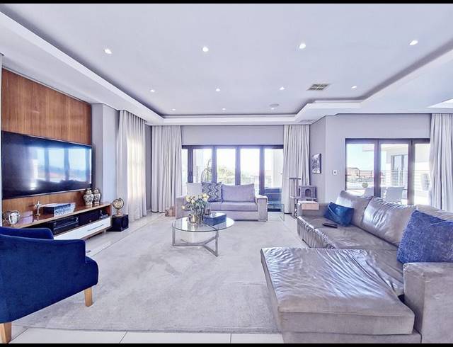 5 BEDROOM HOUSE FOR SALE IN IZINGA ESTATE